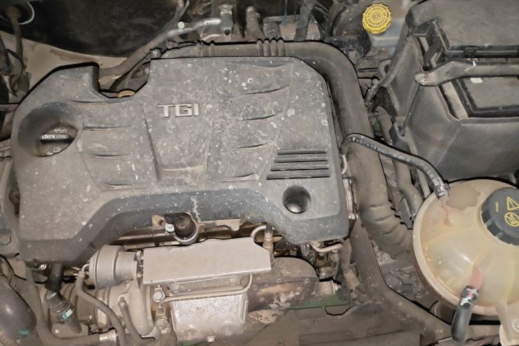 Used Roewe RX5 2016 20T Two-Wheel Drive Automatic Internet Smart Edition Engine Bay