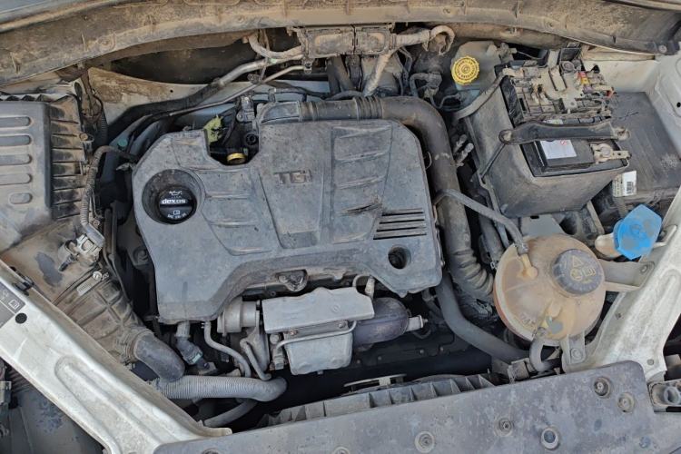 Used Roewe RX5 2016 20T Two-Wheel Drive Automatic Internet Smart Edition Engine Bay