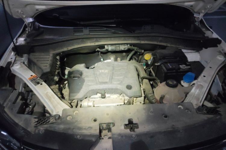 Used Roewe RX5 2016 20T Two-Wheel Drive Automatic Internet Smart Edition Engine Bay