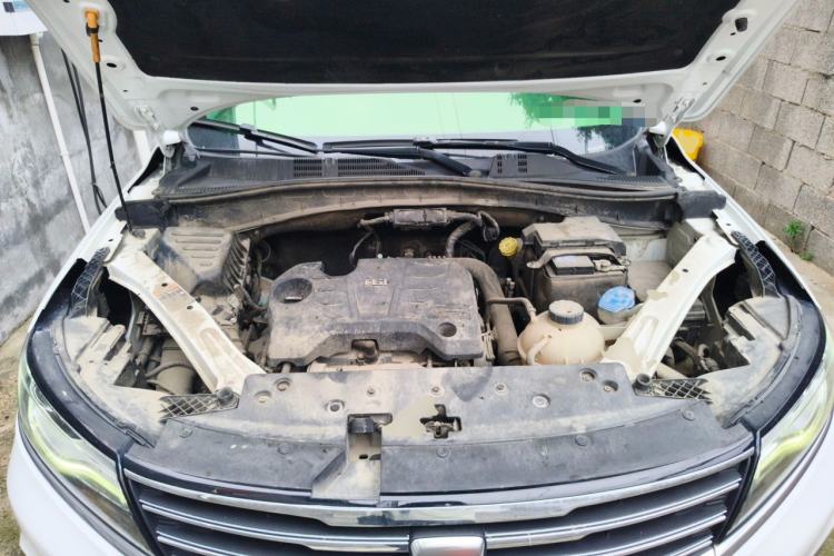 Used Roewe RX5 2016 20T Two-Wheel Drive Automatic Internet Smart Edition Engine Bay