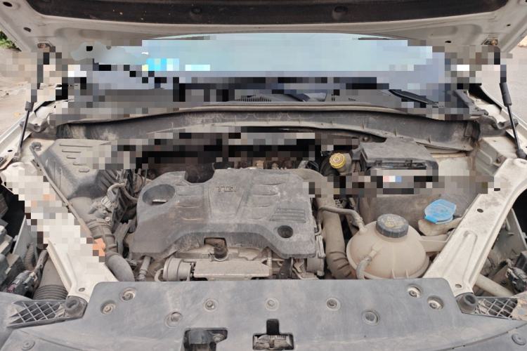 Used Roewe RX5 2016 20T Two-Wheel Drive Manual Transmission Internet Smart Edition Engine Bay