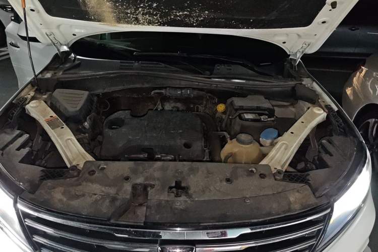 Used Roewe RX5 2016 20T Two-Wheel Drive Automatic Internet Smart Edition Engine Bay