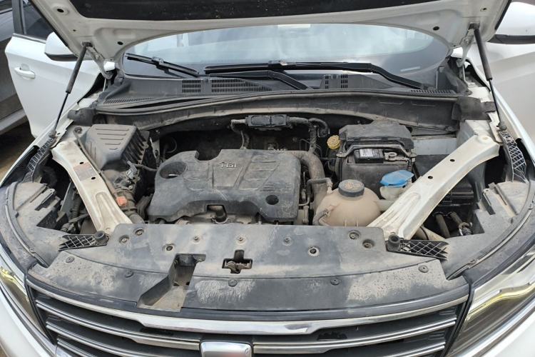 Used Roewe RX5 2016 20T Two-Wheel Drive Manual Flagship Edition Engine Bay