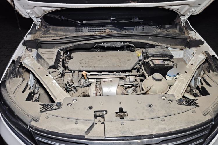Used Roewe RX5 2016 30T Two-Wheel Drive Automatic Internet Smart Edition Engine Bay