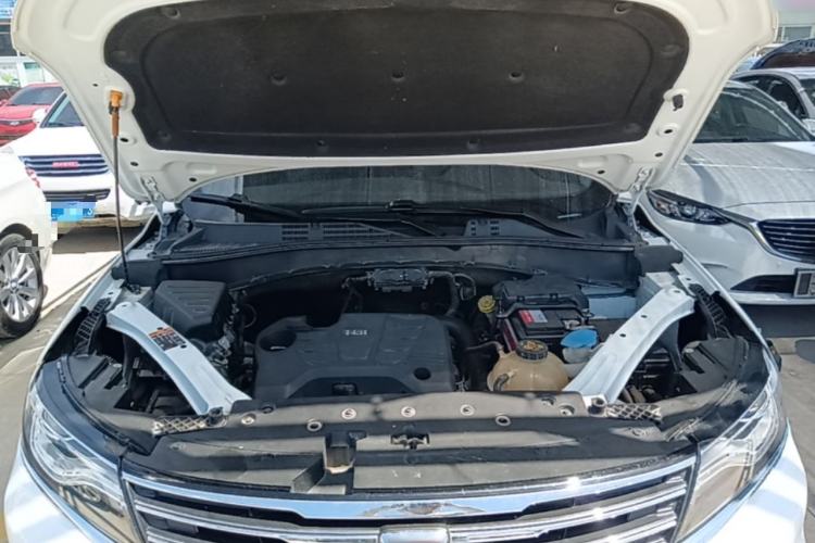 Used Roewe RX5 2016 20T Two-Wheel Drive Automatic Internet Smart Edition Engine Bay