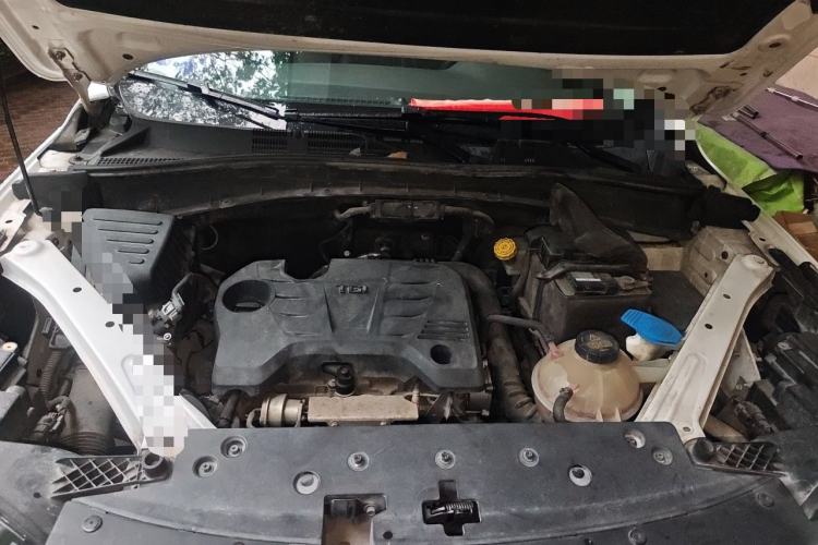 Used Roewe RX5 2016 20T Two-Wheel Drive Manual Transmission Internet Smart Edition Engine Bay