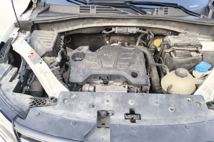 Used Roewe RX5 2016 20T Two-Wheel Drive Automatic Flagship Edition Engine Bay