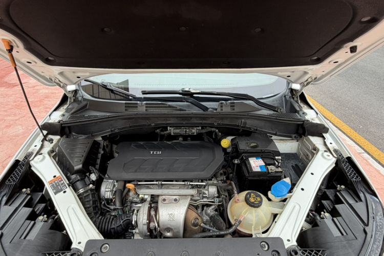 Used Roewe RX5 2016 30T Four-Wheel Drive Automatic Internet Smart Luxury Edition Engine Bay