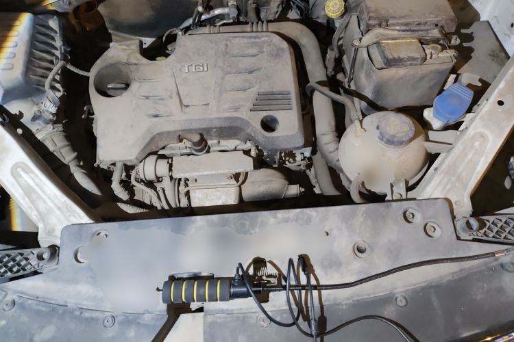 Used Roewe RX5 2016 20T Two-Wheel Drive Automatic Flagship Edition Engine Bay