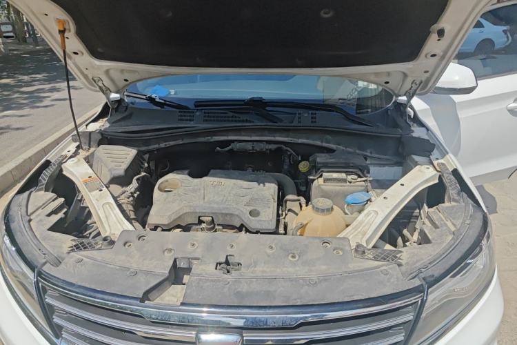Used Roewe RX5 2016 20T Two-Wheel Drive Manual Flagship Edition Engine Bay