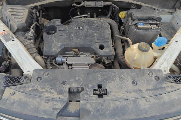 Used Roewe RX5 2016 20T Two-Wheel Drive Automatic Internet Smart Edition Engine Bay