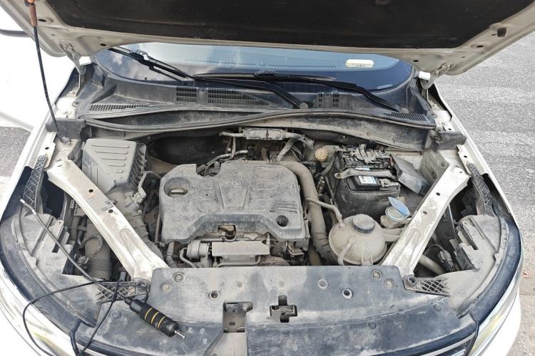 Used Roewe RX5 2016 20T Two-Wheel Drive Automatic Internet Smart Edition Engine Bay