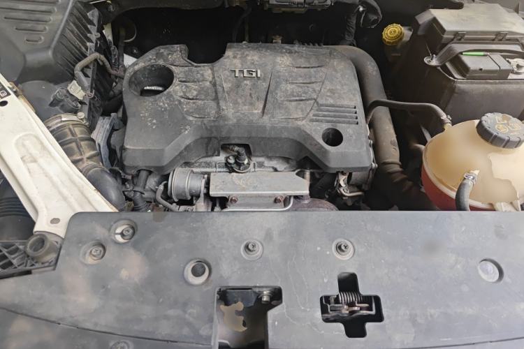 Used Roewe RX5 2016 20T Two-Wheel Drive Manual Flagship Edition Engine Bay