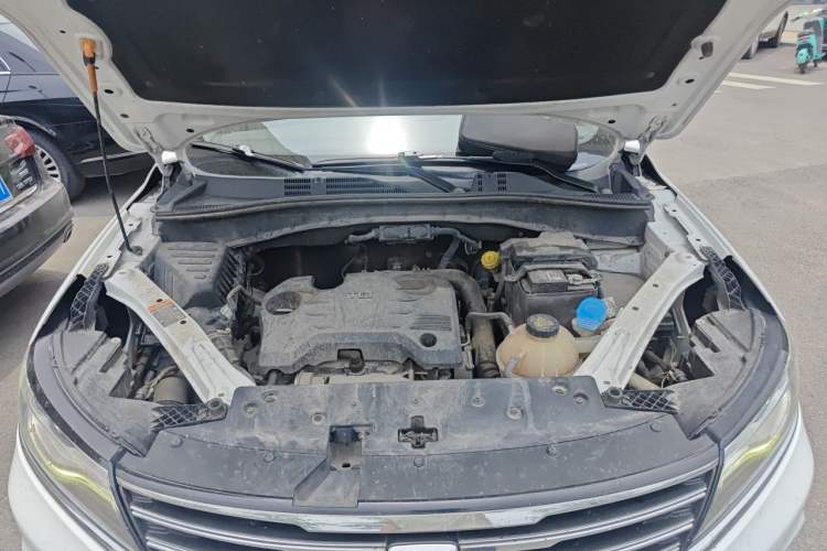 Used Roewe RX5 2016 20T Two-Wheel Drive Automatic Internet Smart Edition Engine Bay