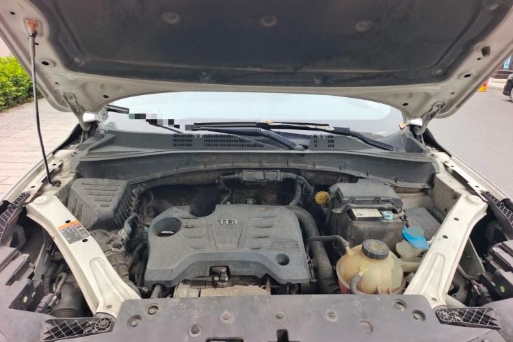Used Roewe RX5 2016 20T Two-Wheel Drive Automatic Internet Smart Edition Engine Bay