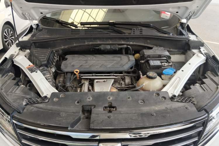 Used Roewe RX5 2016 30T Four-Wheel Drive Automatic Internet Smart Luxury Edition Engine Bay