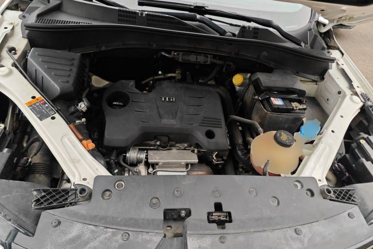 Used Roewe RX5 2016 20T Two-Wheel Drive Automatic Flagship Edition Engine Bay
