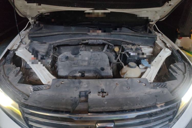 Used Roewe RX5 2016 20T Two-Wheel Drive Automatic Internet Smart Edition Engine Bay