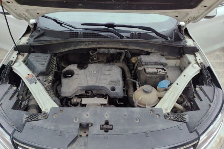 Used Roewe RX5 2016 20T Two-Wheel Drive Automatic Internet Smart Edition Engine Bay