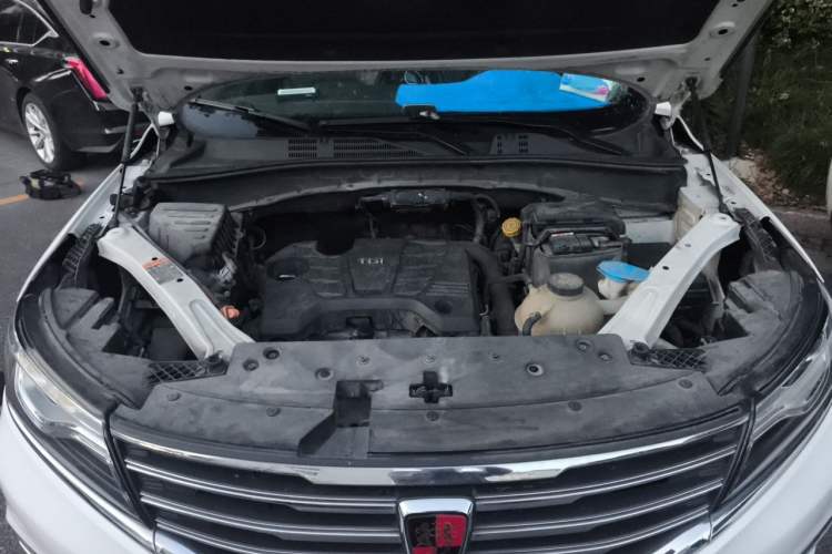 Used Roewe RX5 2016 20T Two-Wheel Drive Automatic Internet Smart Edition Engine Bay