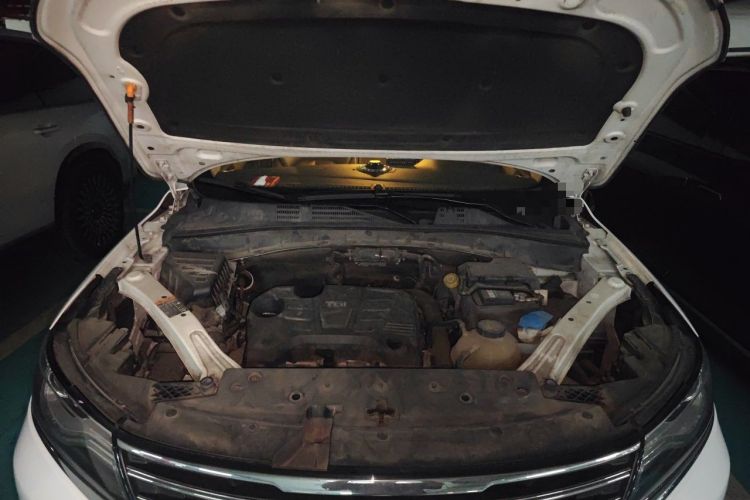 Used Roewe RX5 2016 20T Two-Wheel Drive Automatic Internet Smart Edition Engine Bay