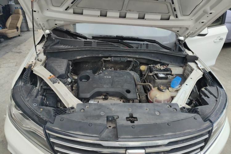 Used Roewe RX5 2016 20T Two-Wheel Drive Automatic Internet Smart Edition Engine Bay