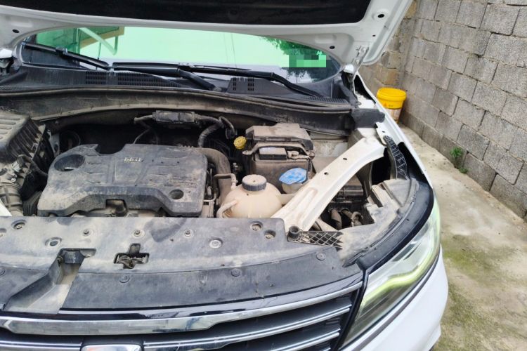 Used Roewe RX5 2016 20T Two-Wheel Drive Automatic Internet Smart Edition Engine Bay Left
