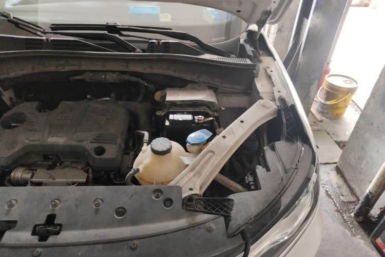 Used Roewe RX5 2016 20T Two-Wheel Drive Automatic Internet Smart Edition Engine Bay Left