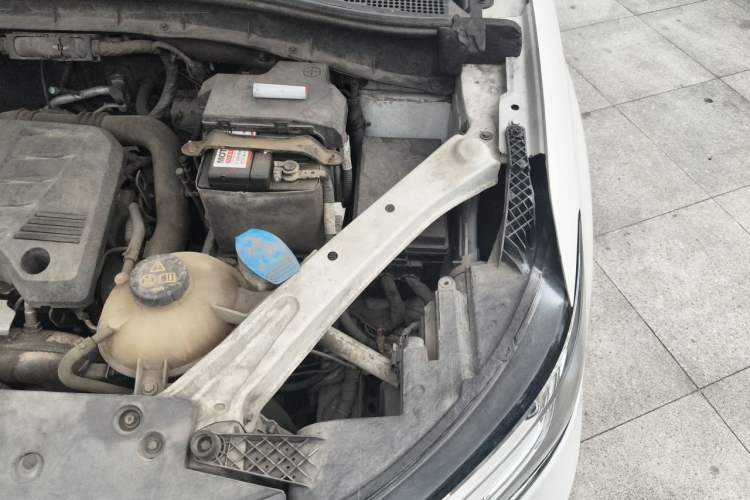 Used Roewe RX5 2016 20T Two-Wheel Drive Automatic Internet Smart Edition Engine Bay Left