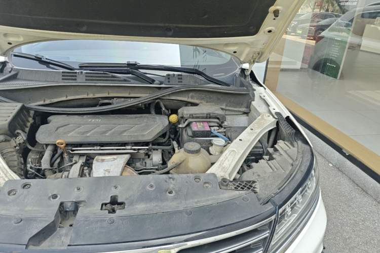 Used Roewe RX5 2016 30T Four-Wheel Drive Automatic Internet Smart Luxury Edition Engine Bay Left