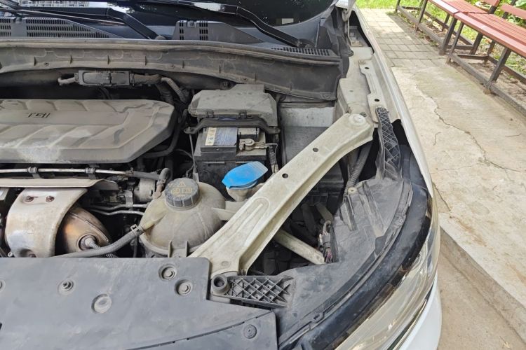 Used Roewe RX5 2016 30T Two-Wheel Drive Automatic Internet Smart Edition Engine Bay Left
