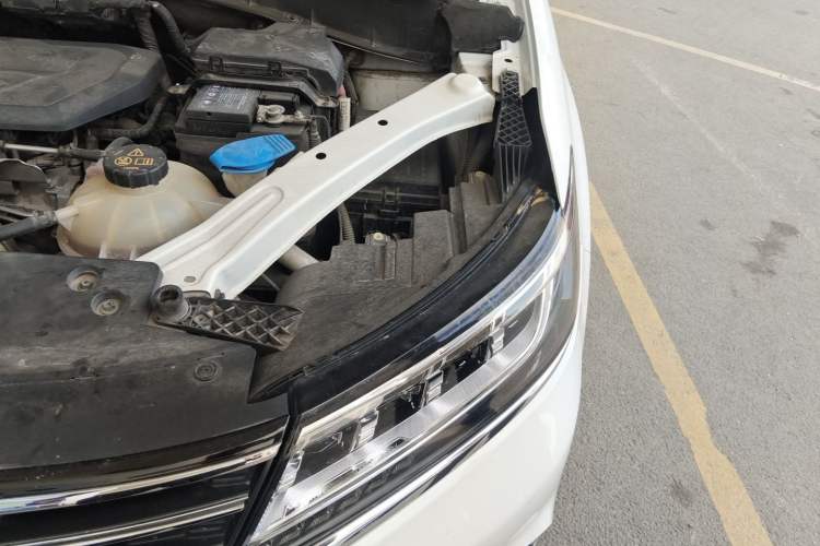 Used Roewe RX5 2016 30T Four-Wheel Drive Automatic Internet Smart Luxury Edition Engine Bay Left