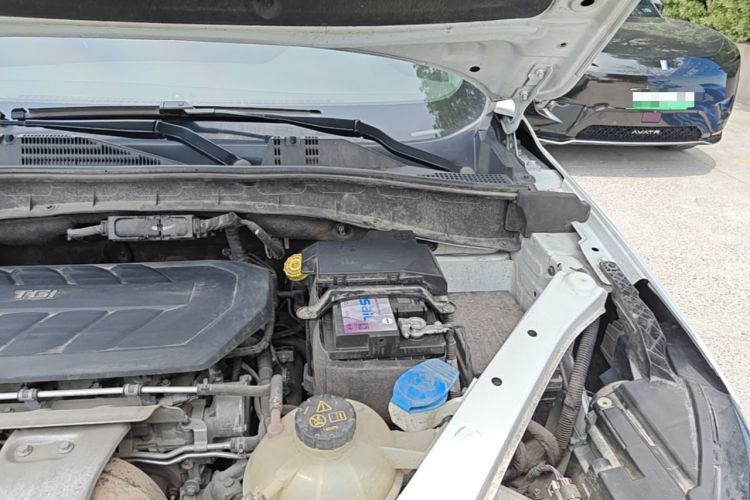 Used Roewe RX5 2016 30T Two-Wheel Drive Automatic Internet Smart Edition Engine Bay Left