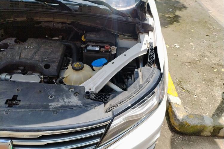 Used Roewe RX5 2016 20T Two-Wheel Drive Automatic Internet Smart Edition Engine Bay Left