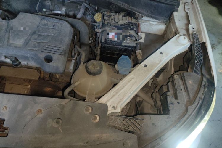 Used Roewe RX5 2016 20T Two-Wheel Drive Automatic Internet Smart Edition Engine Bay Left