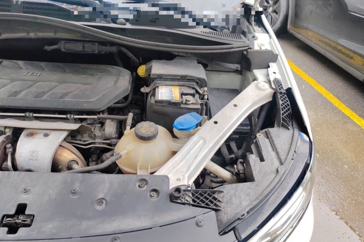 Used Roewe RX5 2016 30T Two-Wheel Drive Automatic Internet Smart Edition Engine Bay Left