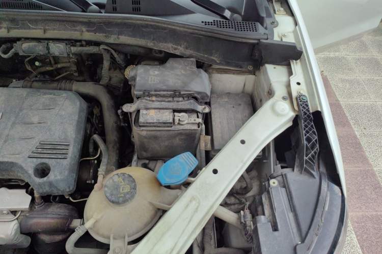 Used Roewe RX5 2016 20T Two-Wheel Drive Automatic Internet Smart Edition Engine Bay Left