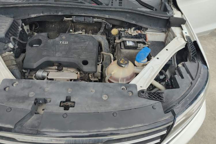 Used Roewe RX5 2016 20T Two-Wheel Drive Automatic Internet Smart Edition Engine Bay Left