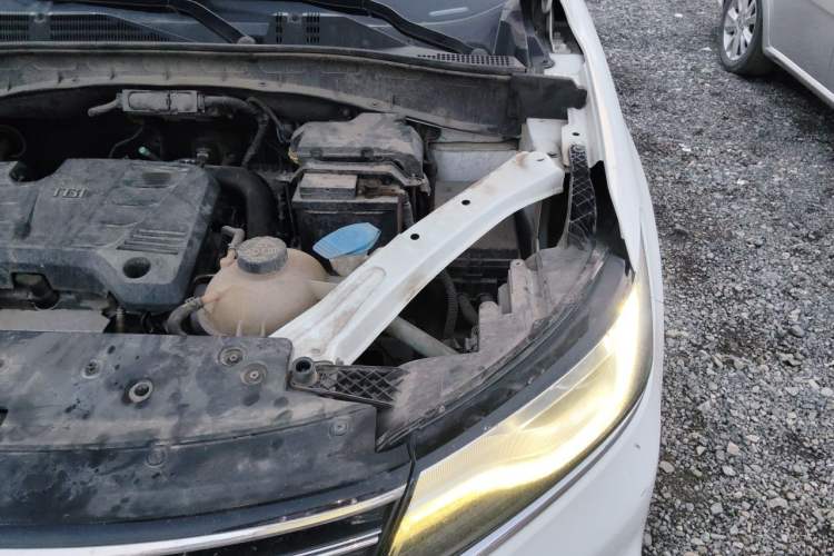 Used Roewe RX5 2016 20T Two-Wheel Drive Automatic Internet Smart Edition Engine Bay Left
