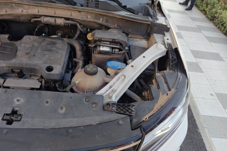 Used Roewe RX5 2016 20T Two-Wheel Drive Automatic Flagship Edition Engine Bay Left