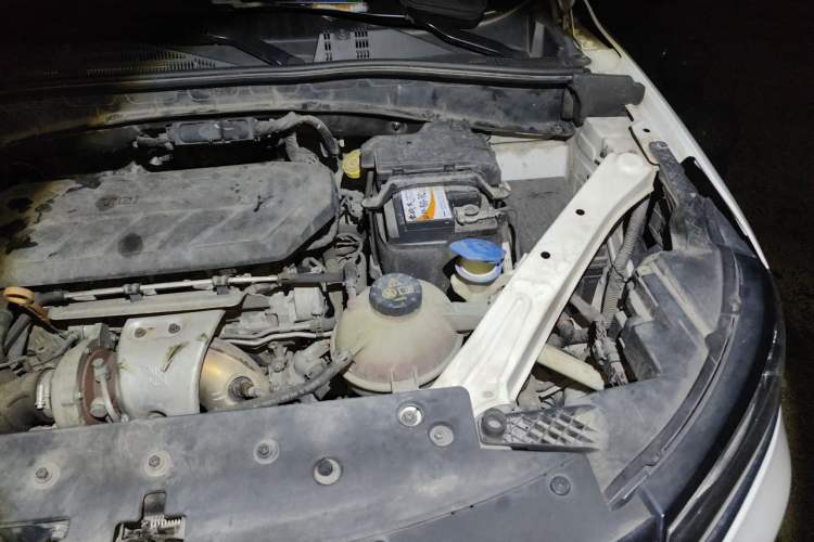 Used Roewe RX5 2016 30T Two-Wheel Drive Automatic Internet Smart Edition Engine Bay Left