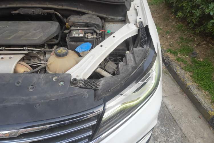 Used Roewe RX5 2016 30T Two-Wheel Drive Automatic Internet Smart Edition Engine Bay Left