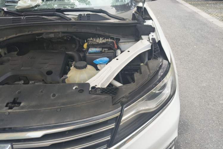 Used Roewe RX5 2016 20T Two-Wheel Drive Automatic Flagship Edition Engine Bay Left