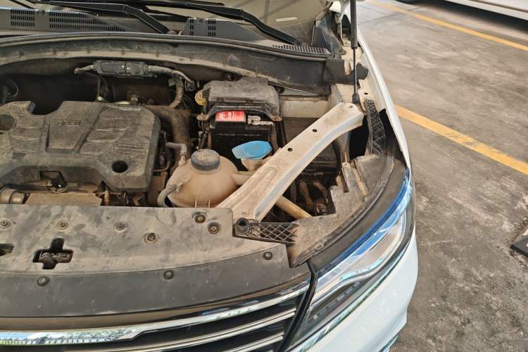 Used Roewe RX5 2016 20T Two-Wheel Drive Automatic Internet Smart Edition Engine Bay Left