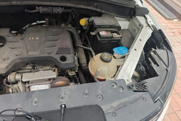 Used Roewe RX5 2016 20T Two-Wheel Drive Automatic Internet Smart Edition Engine Bay Left