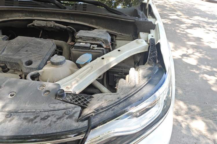 Used Roewe RX5 2016 20T Two-Wheel Drive Automatic Internet Smart Edition Engine Bay Left