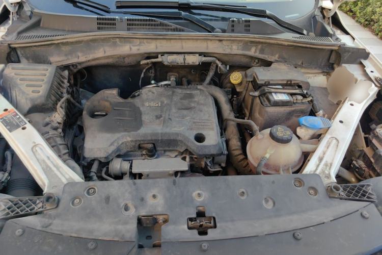 Used Roewe RX5 2016 20T Two-Wheel Drive Automatic Flagship Edition Engine Bay