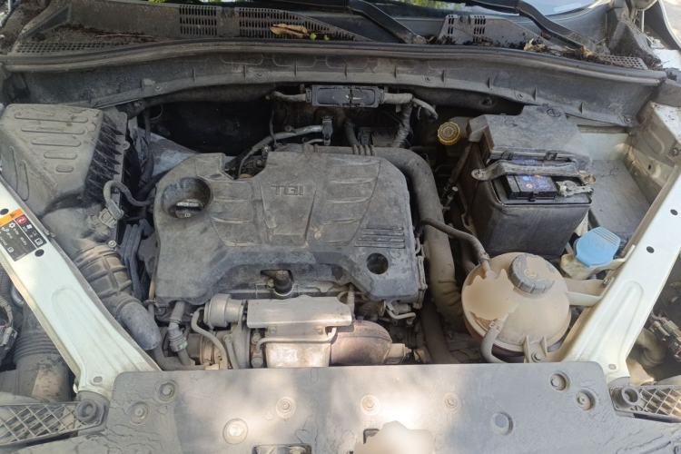 Used Roewe RX5 2016 20T Two-Wheel Drive Automatic Flagship Edition Engine Bay