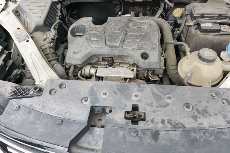 Used Roewe RX5 2016 20T Two-Wheel Drive Automatic Internet Smart Edition Engine Bay