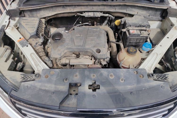 Used Roewe RX5 2016 20T Two-Wheel Drive Automatic Internet Smart Edition Engine Bay